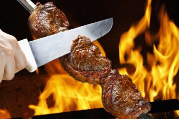 Gastronomía gaúcha: el churrasco como rito social y símbolo de identidad en Rio Grande do Sul.